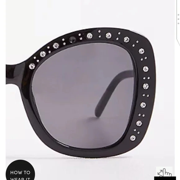 🆕🕶️BLACK WITH RHINESTONE OVERSIZE SUNGLASSES🕶️ - Picture 3 of 3